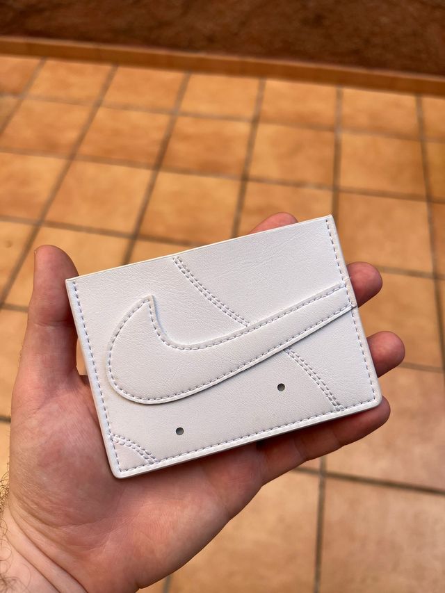 tarjetero nike af1