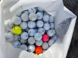 Palos golf con bolsa y pelotas