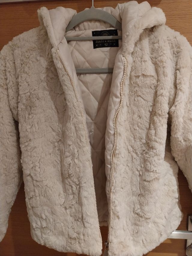 Casaco de pelo com capuz