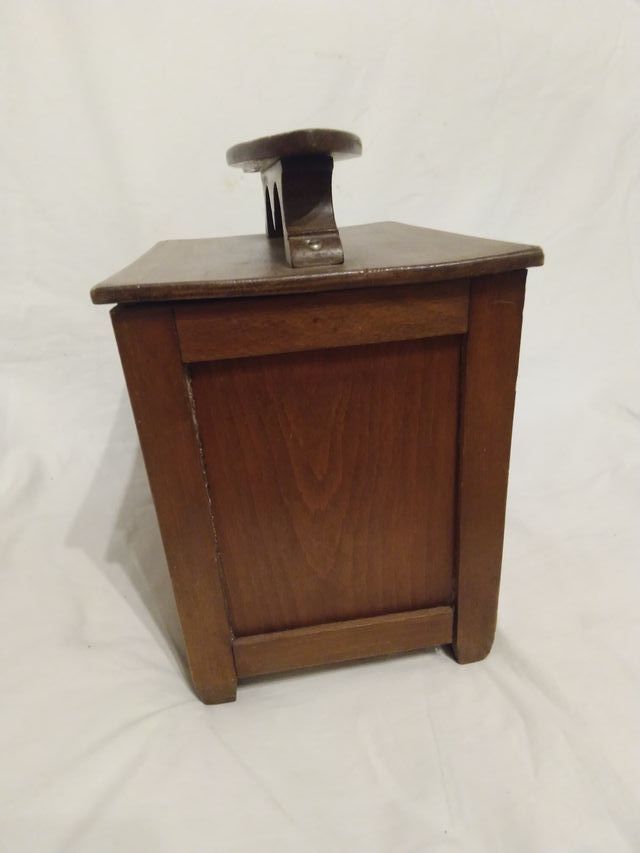 mobiletto lustrascarpe primi del 900 