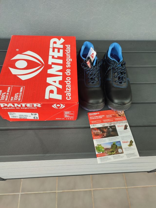 Zapatos de seguridad nuevo a estrenar
