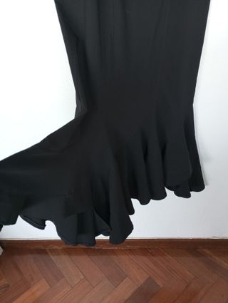 FALDA AJUSTADA CON VOLANTES T.42