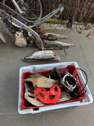 Moto trial con todas las piezas