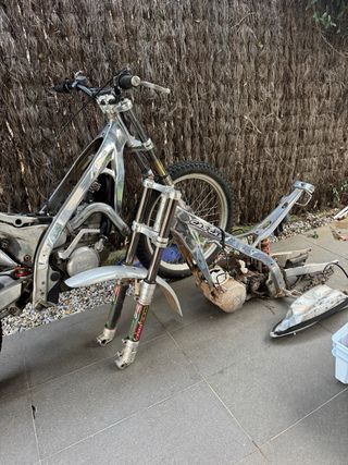 Moto trial con todas las piezas