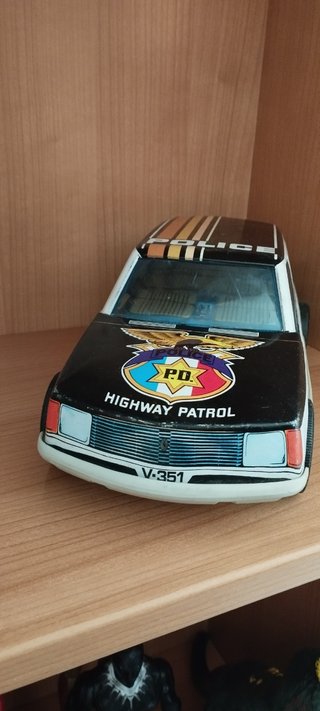 Coche de juguete antiguo