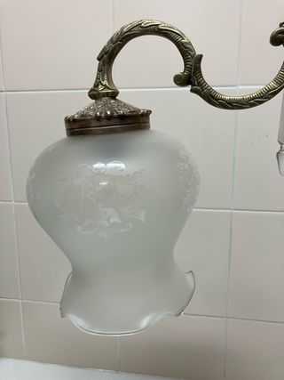 Lampara antigua de siglo pasado de mesa noche