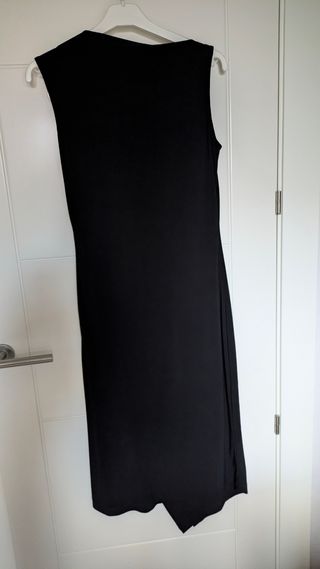 Vestido Adolfo Domínguez.