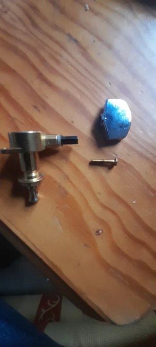 Regolazione e riparazione di chitarre elettriche