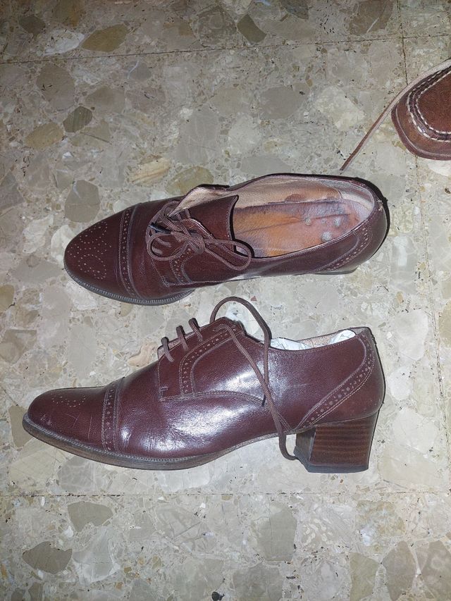 Zapatos tacón cordones