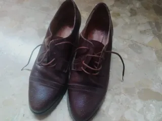 Zapatos tacón cordones