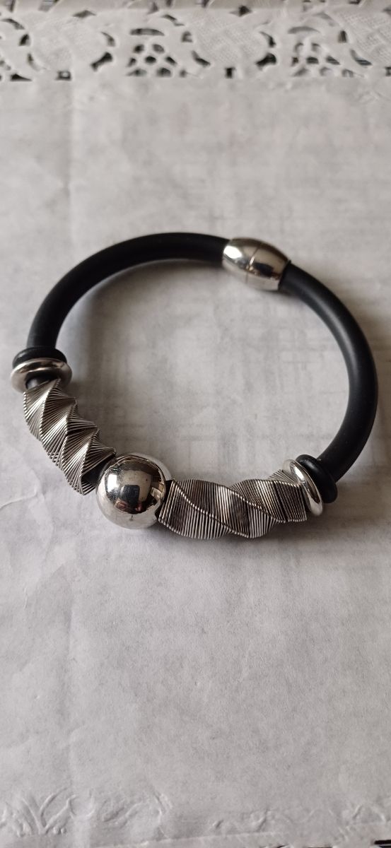 Pulsera. Para muñeca ancha.