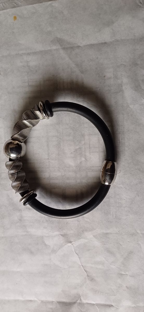 Pulsera. Para muñeca ancha.