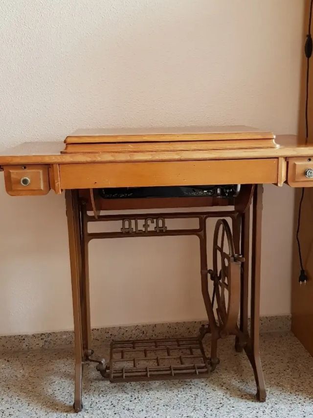 MAQUINA COSER ALFA ANTIGUA
