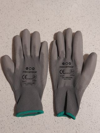  Guanti da lavoro 
pack of coated work gloves.