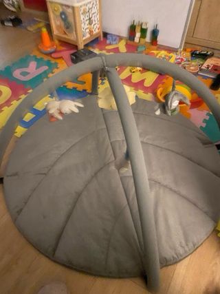 Alfombra de actividades bebe