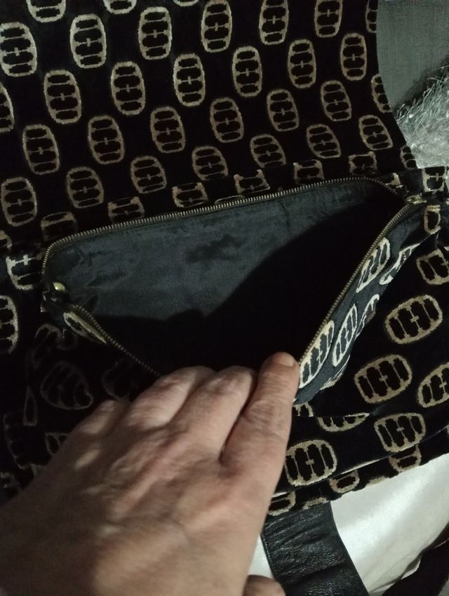 Bolso terciopelo negro y marron