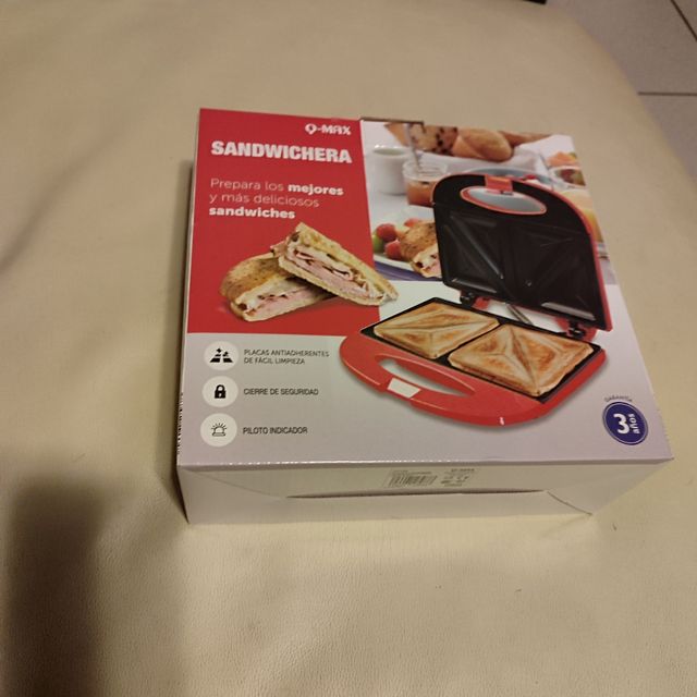 Sandwichera a estrenar