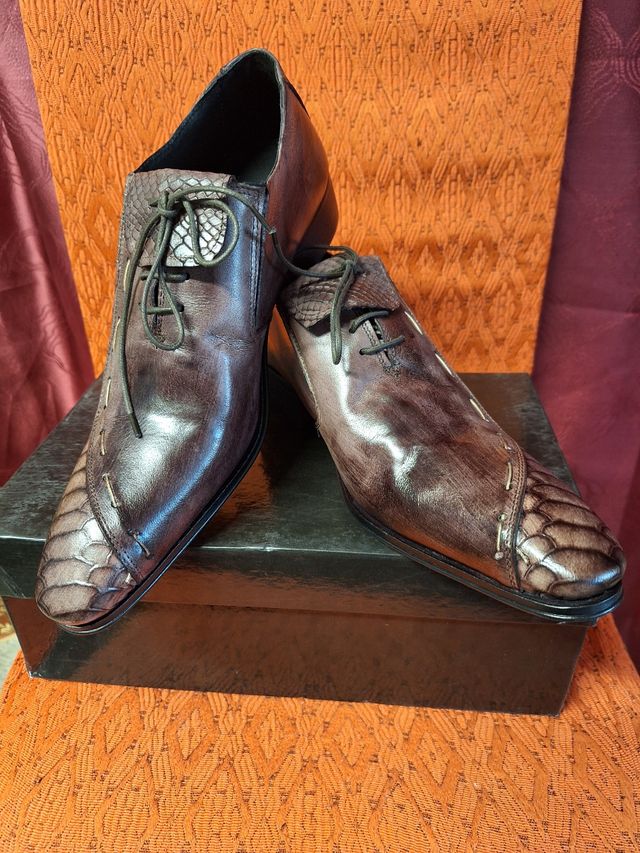 Scarpe stringate nuove