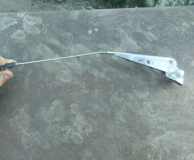 Brazo limpiaparabrisas Seat 850