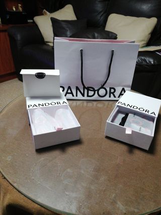 Bolsa y cajita de Pandora originales 