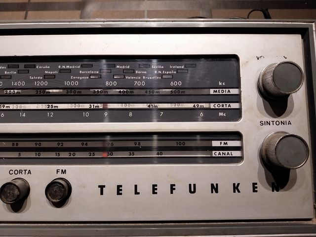 Rádio Telefunken Campanela A-2636 - Funciona