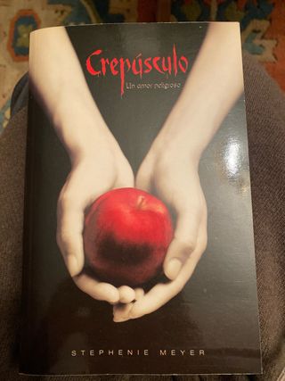 Crepúsculo (Saga Crepúsculo 1) (Spanish Edition)