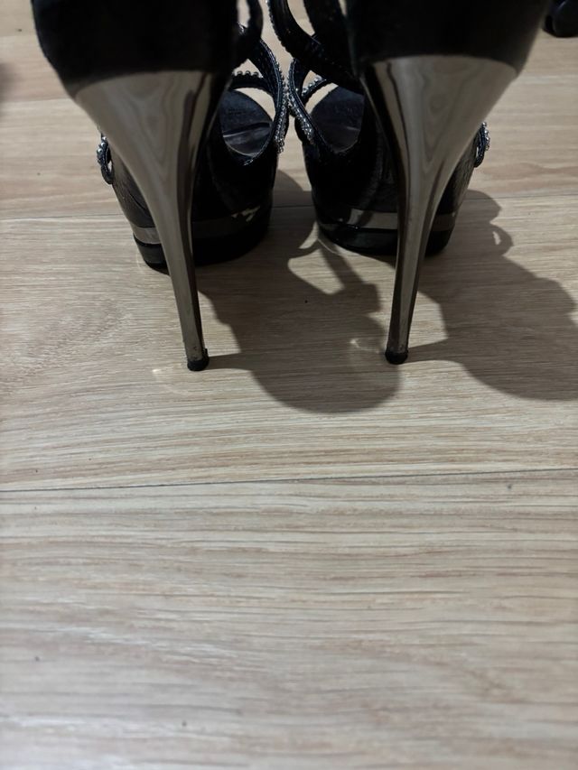 Sandalia Aisha de fiesta negra con brillos