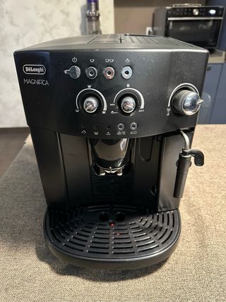 De Longhi Magnifica ESAM 4000.B Macchina Caffe