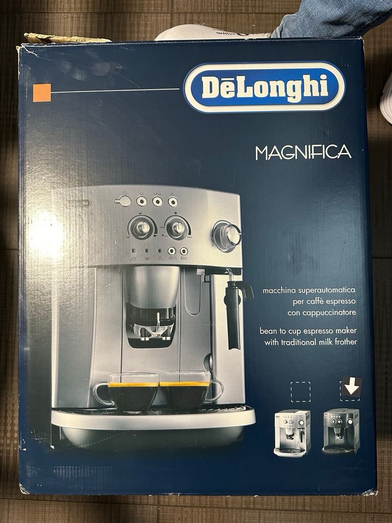 Cafetera De Longhi Magnifica ESAM de segunda mano por 149