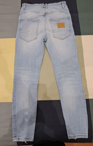 Vaqueros pitillo hombre