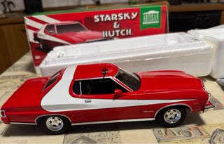 Greenligt Ford Gran Torino 1976 1:18