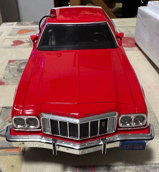 Greenligt Ford Gran Torino 1976 1:18