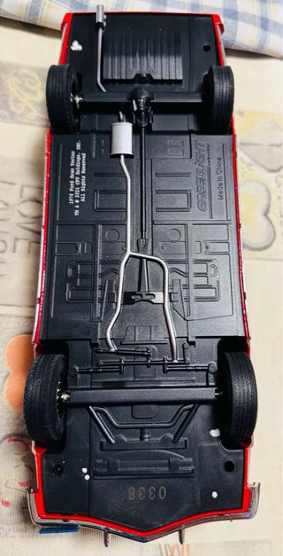 Greenligt Ford Gran Torino 1976 1:18