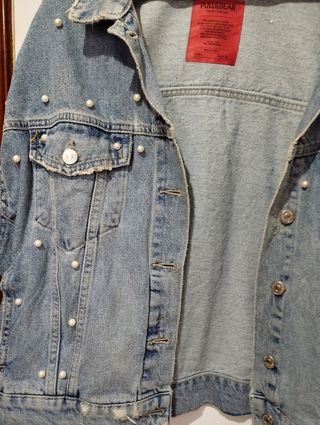 Chaqueta vaquera con perlitas Pull&Bear