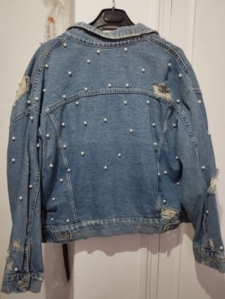 Chaqueta vaquera con perlitas Pull&Bear