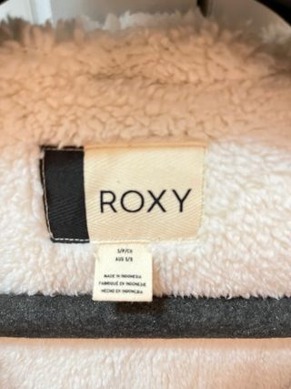 Plumífero Roxy negro talla M