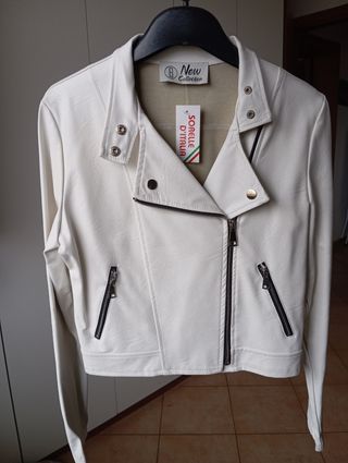 Chiodo bianco in simil pelle