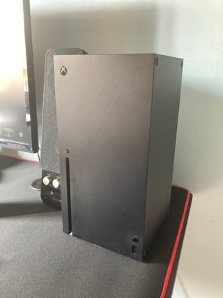 Xbox Series X + Cargador Gratis