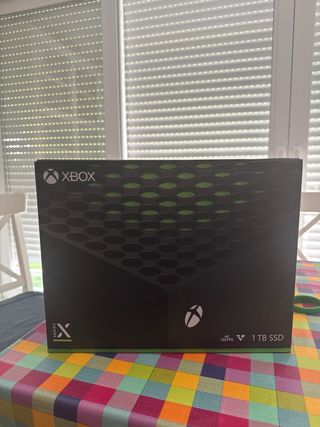 Xbox Series X + Cargador Gratis