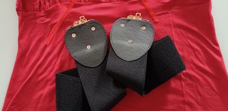 Nuova.Cintura fascia elastica nera fibbia oro 77cm