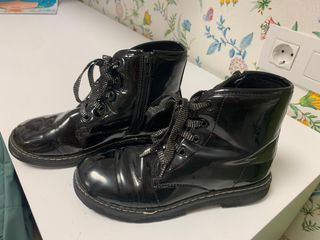 Botas negras de charol Martens