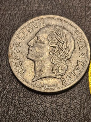 5 franchi francesi 1946