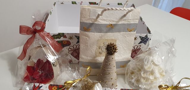 Addobbi Natale vari + scatola in cartone