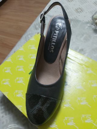 Zapatos pitillos gris piel.....