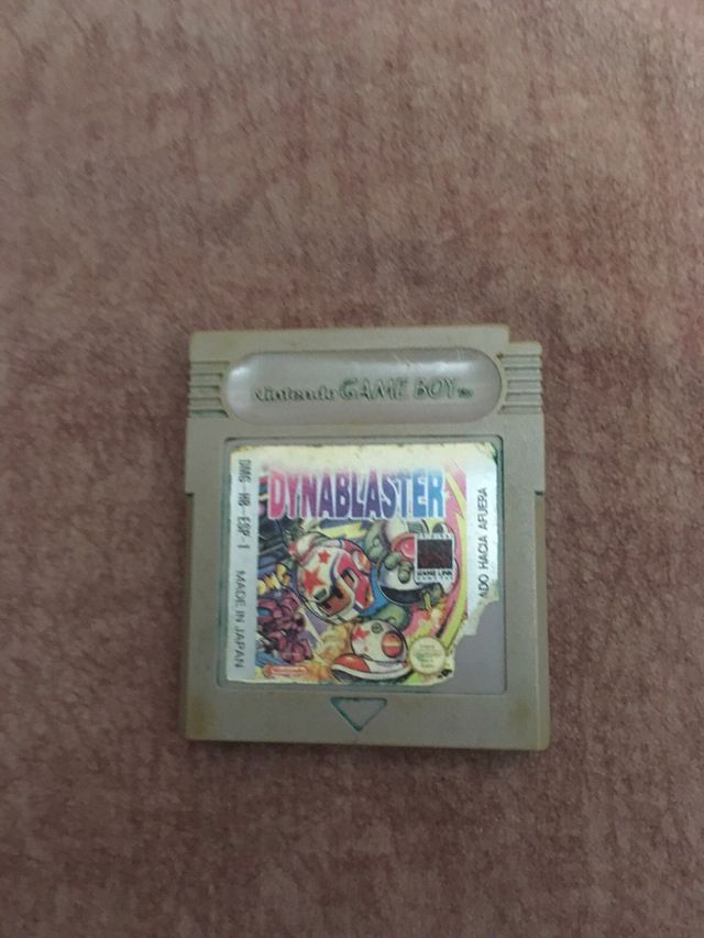 DYNABLASTER GAME BOY