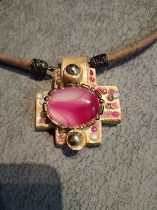 Gargantilla de pasta y ágata rosa