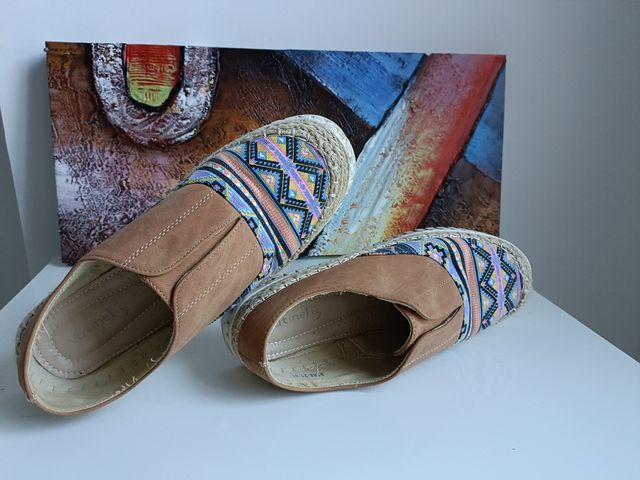 ZAPATO DE SUELA GRUESA MARRÓN