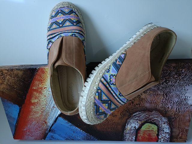 ZAPATO DE SUELA GRUESA MARRÓN