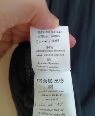 Abito nero in viscosa con dettaglio gioiello tg.S