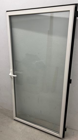 Puerta Aluminio Blanco/ Verde (RAL7021)